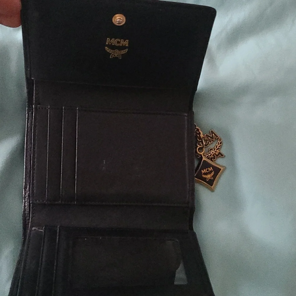 MCM EUC Bi-Fold Wallet - Picture 4 of 4